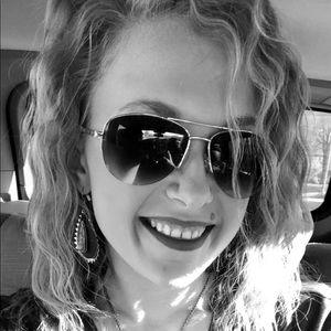 Meet your Posher, Amanda